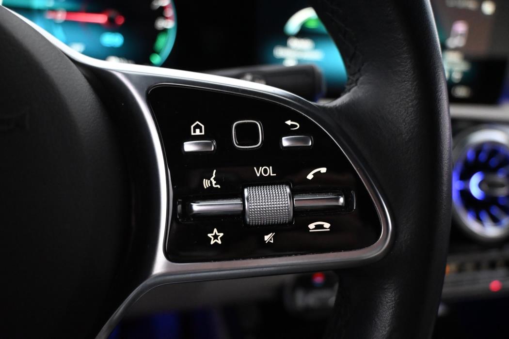 MERCEDES-BENZ CLA 2023