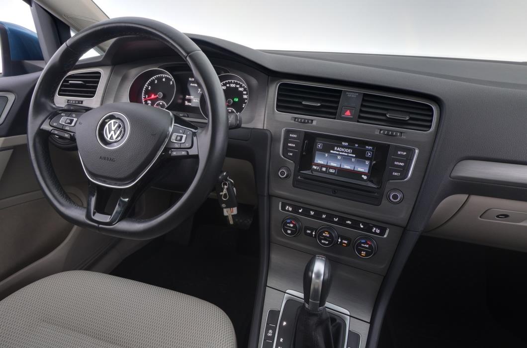 VOLKSWAGEN Golf 2014