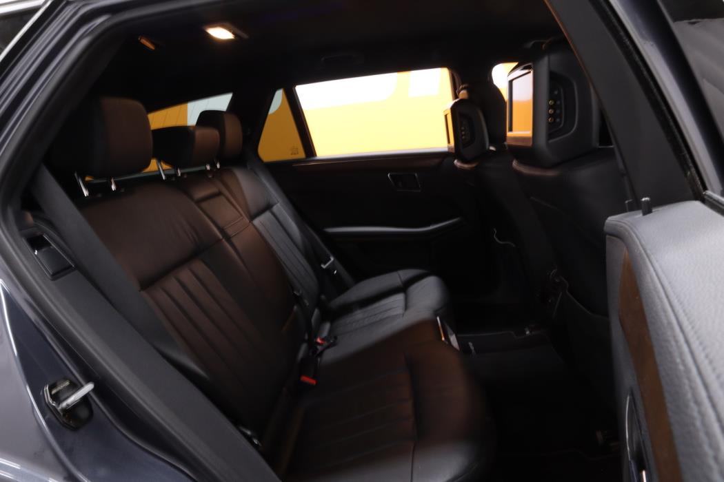 MERCEDES-BENZ E 2010