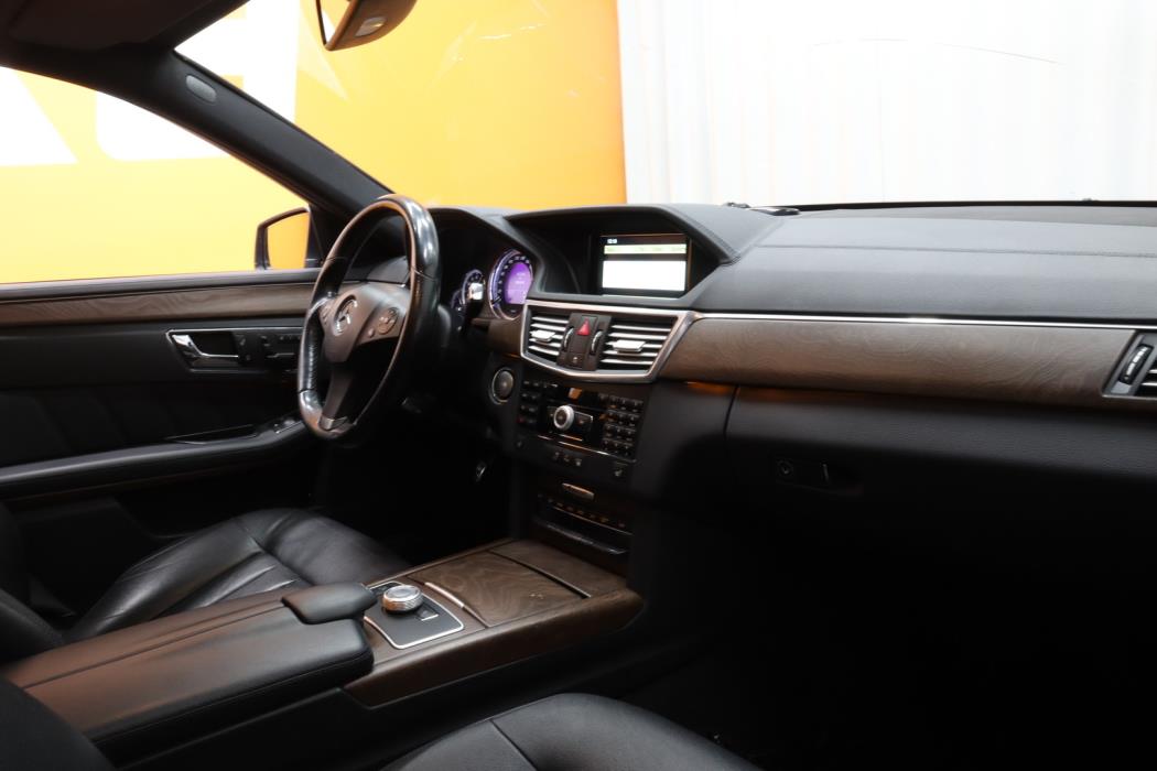 MERCEDES-BENZ E 2010