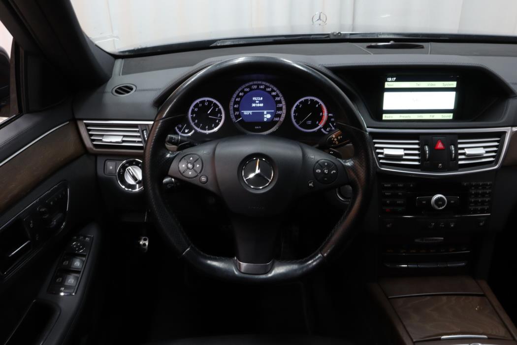 MERCEDES-BENZ E 2010