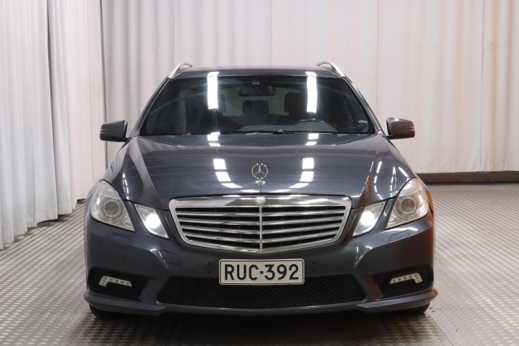 MERCEDES-BENZ E 2010