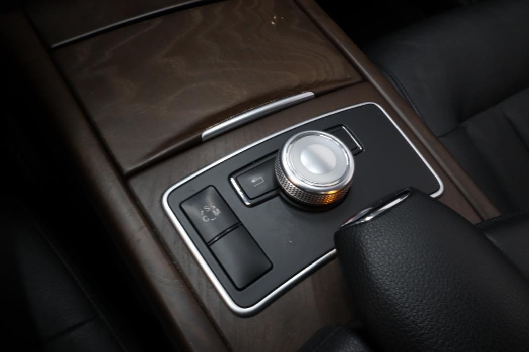 MERCEDES-BENZ E 2010