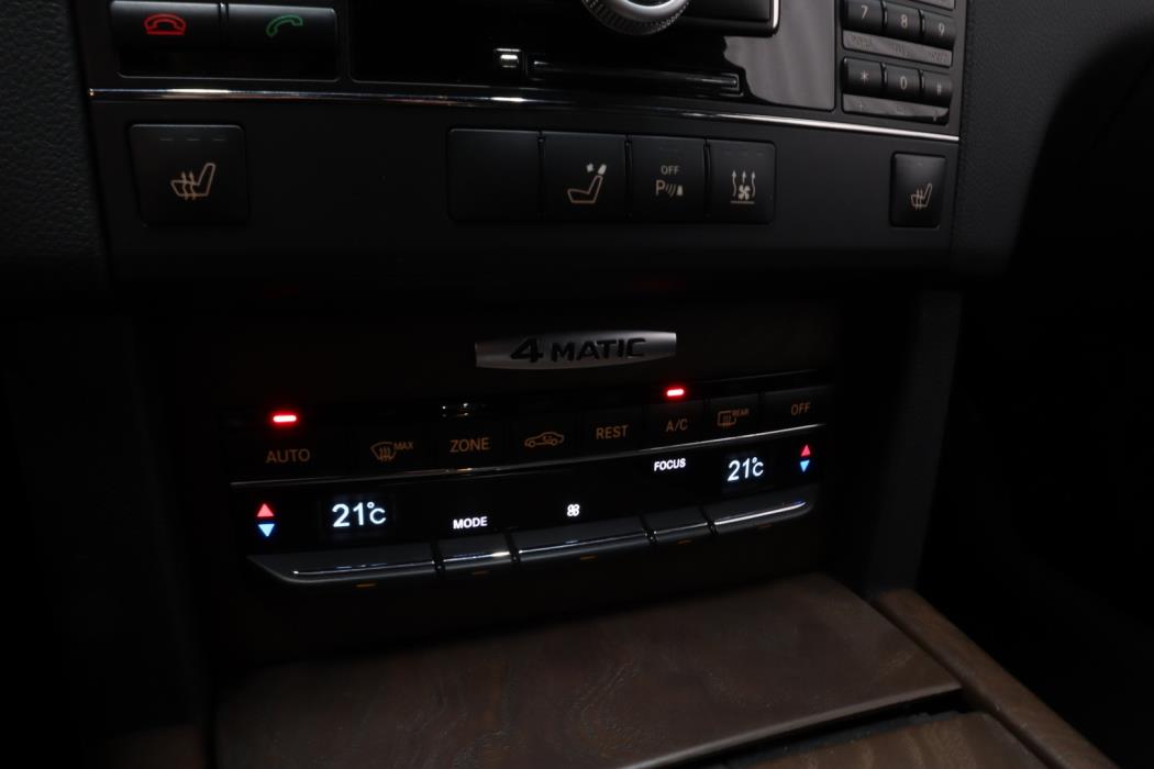 MERCEDES-BENZ E 2010