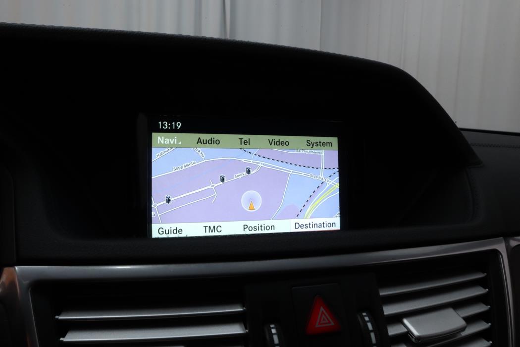 MERCEDES-BENZ E 2010