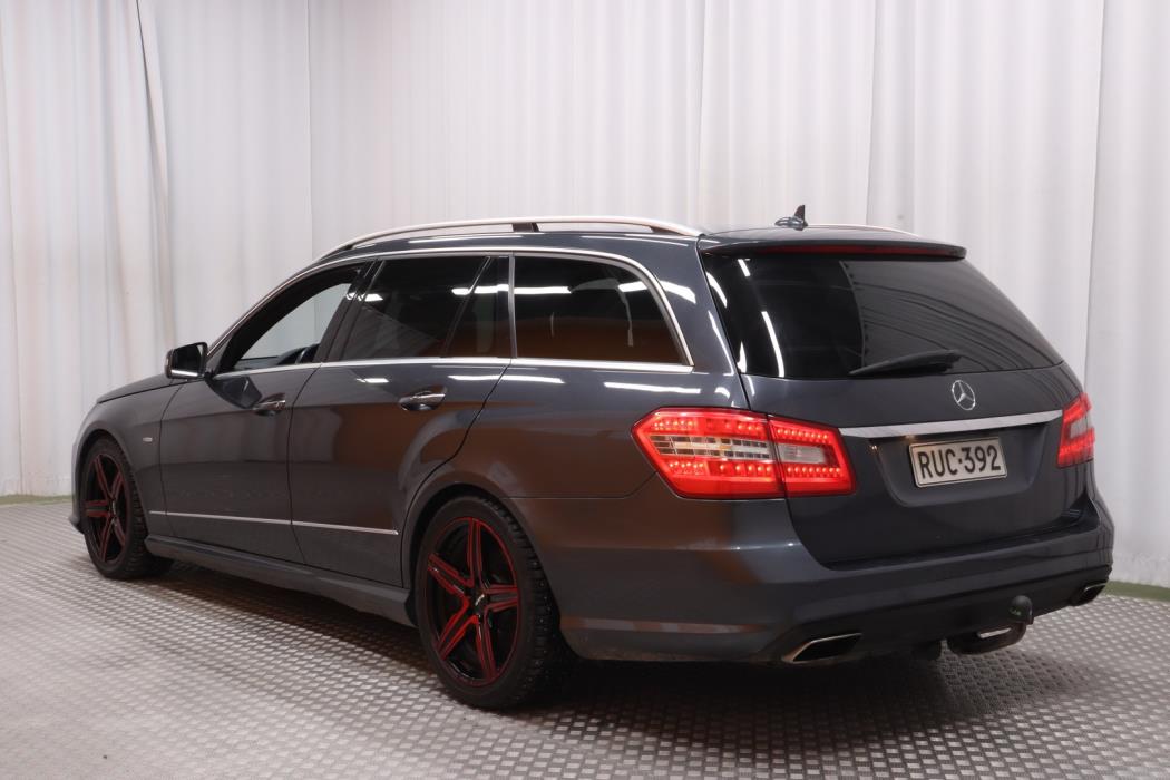 MERCEDES-BENZ E 2010