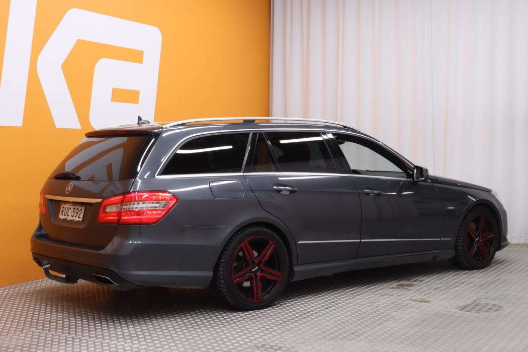 MERCEDES-BENZ E 2010