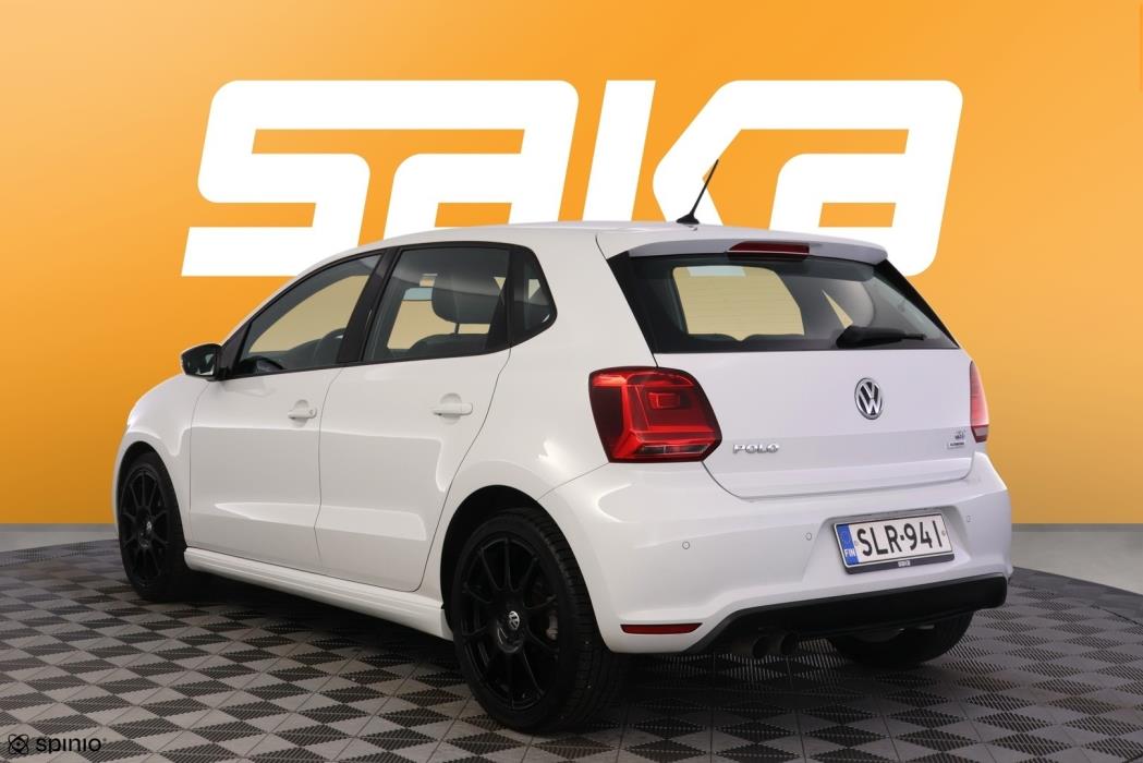 VOLKSWAGEN Polo 2015
