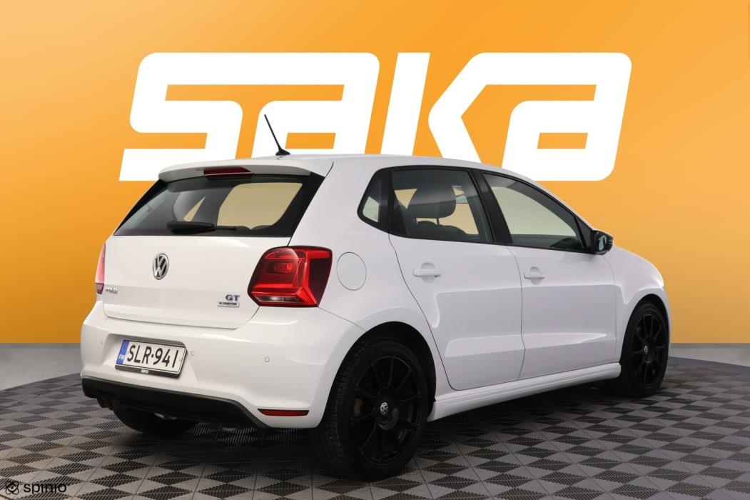 VOLKSWAGEN Polo 2015