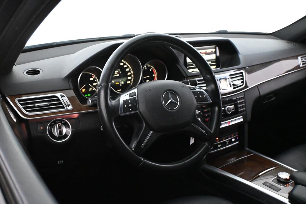 MERCEDES-BENZ E 2015