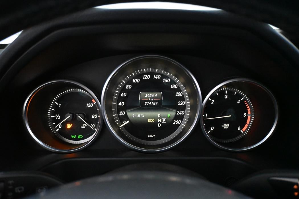 MERCEDES-BENZ E 2015