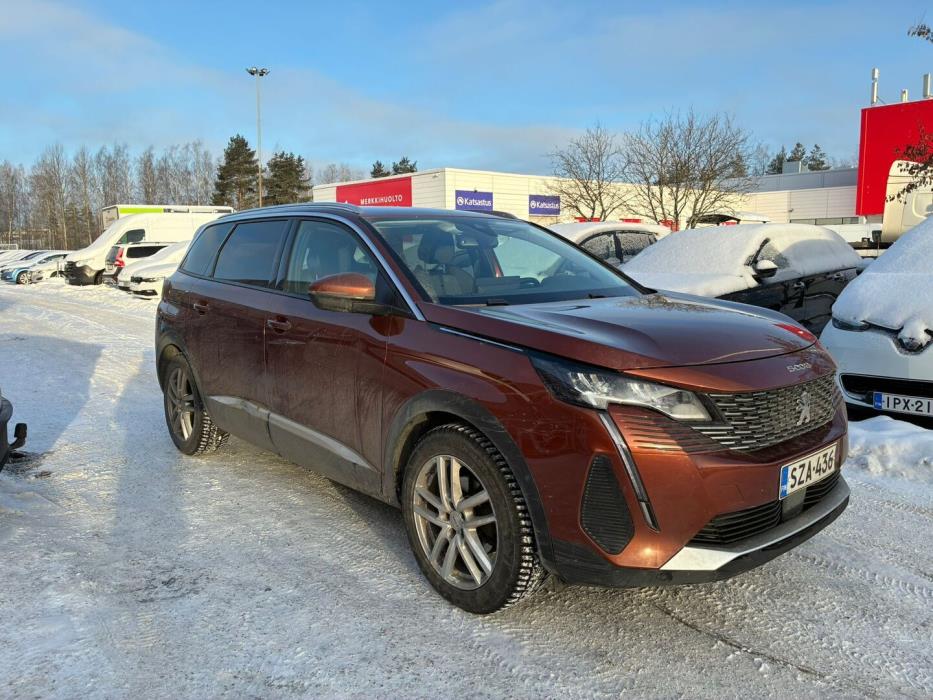 PEUGEOT 5008 2021
