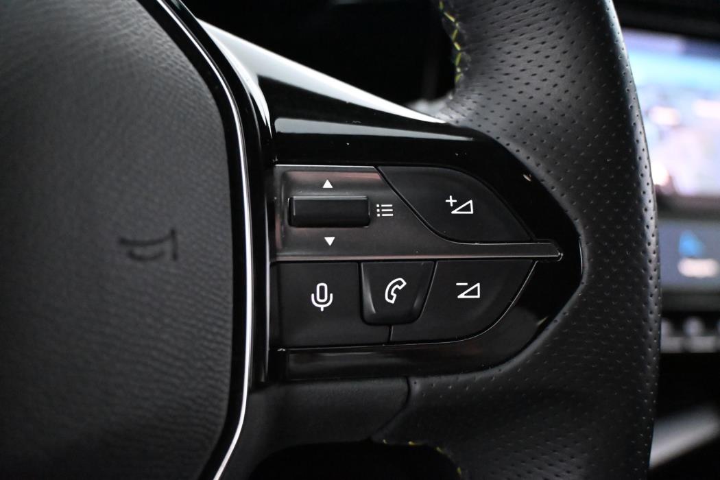 PEUGEOT 308 2021