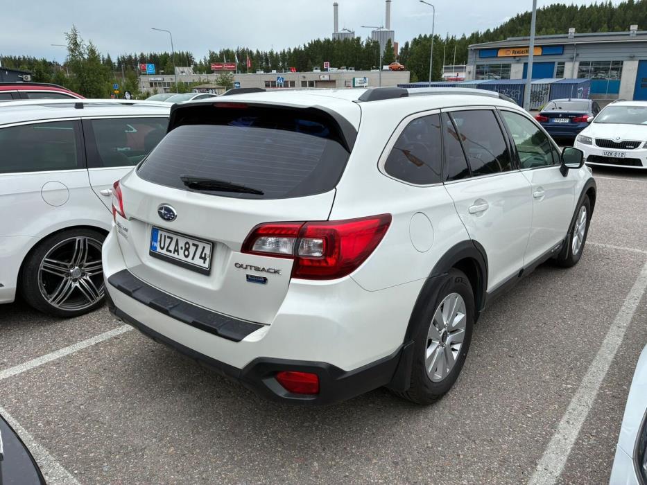 SUBARU Outback 2015