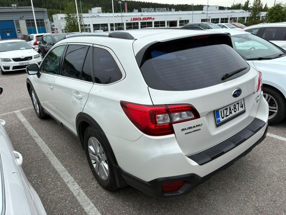 SUBARU Outback 2015