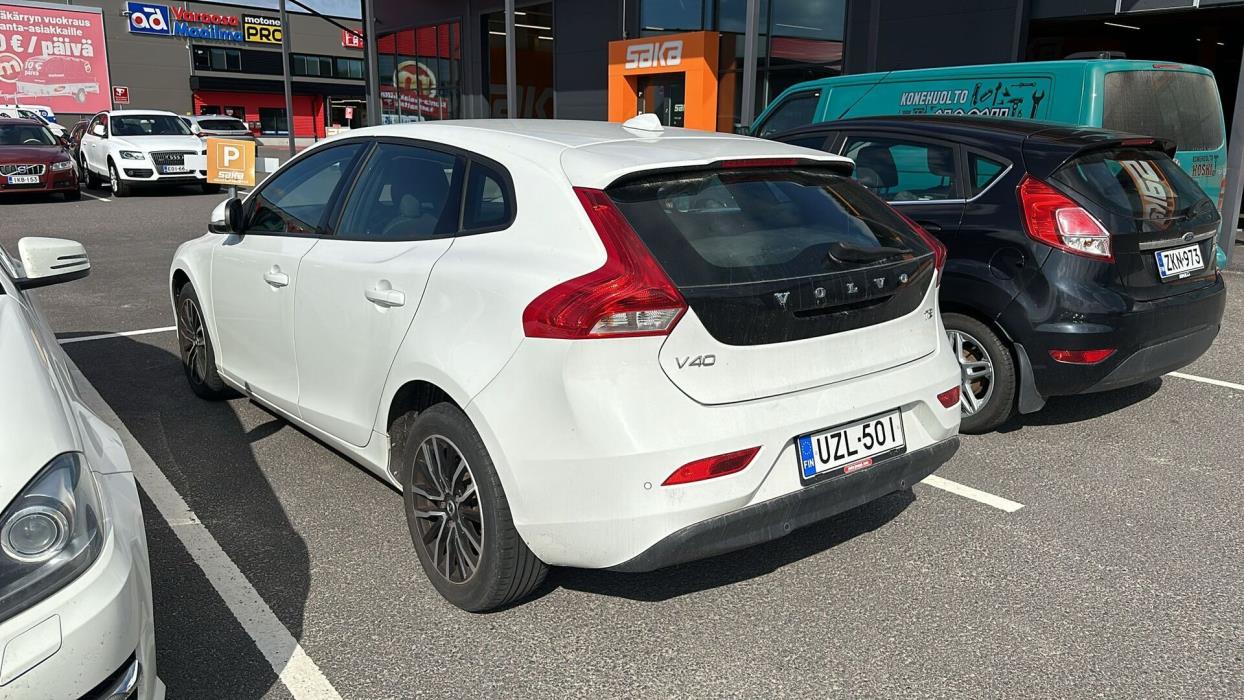 VOLVO V40 2017