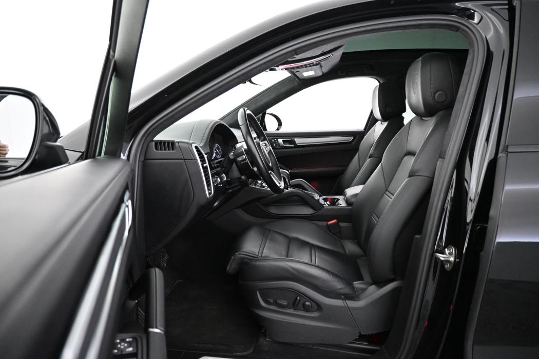 PORSCHE Cayenne 2023