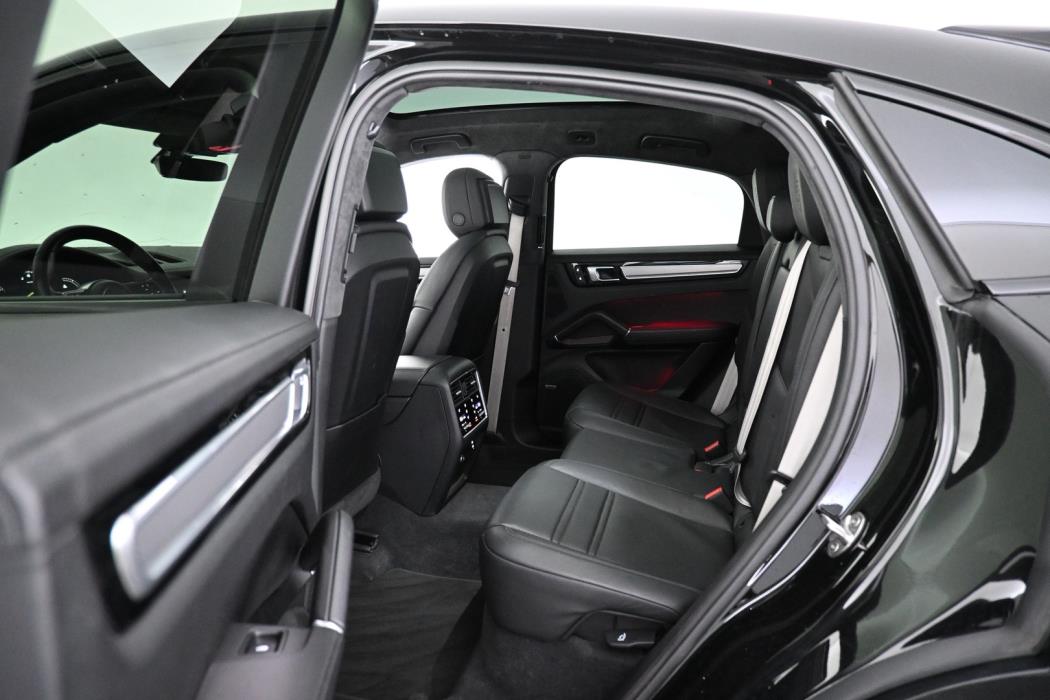 PORSCHE Cayenne 2023