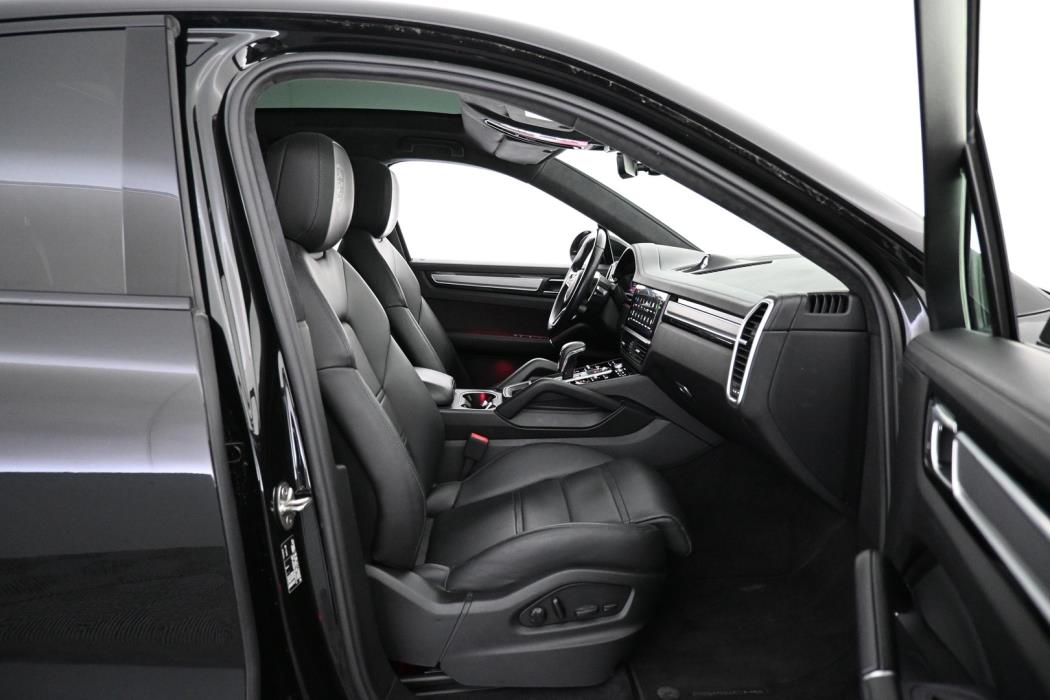 PORSCHE Cayenne 2023
