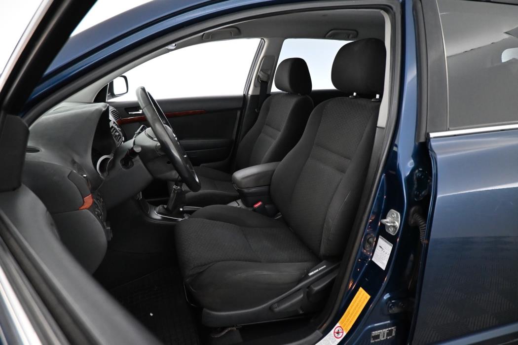 TOYOTA Avensis 2005
