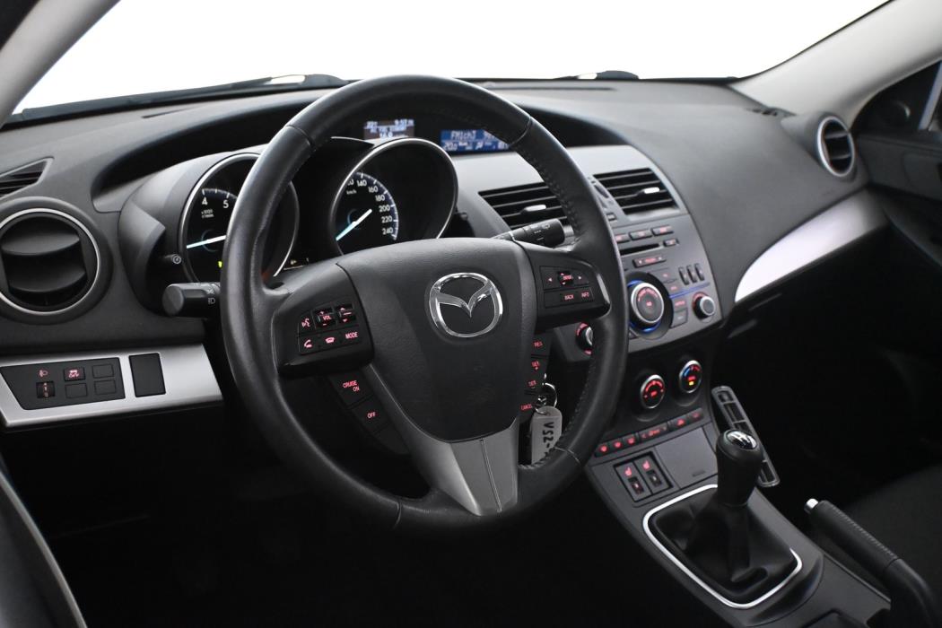 MAZDA 3 2013