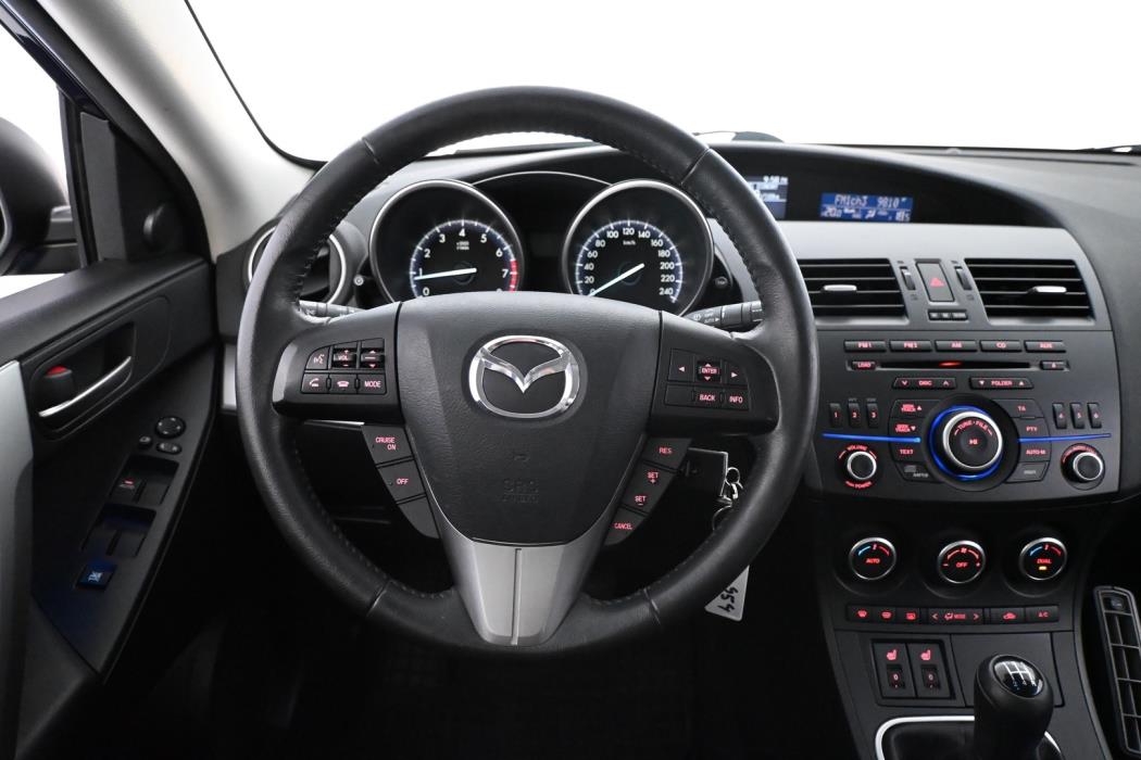 MAZDA 3 2013