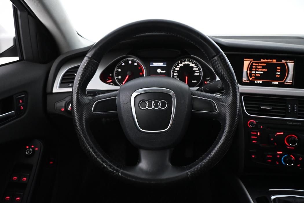 AUDI A4 2011