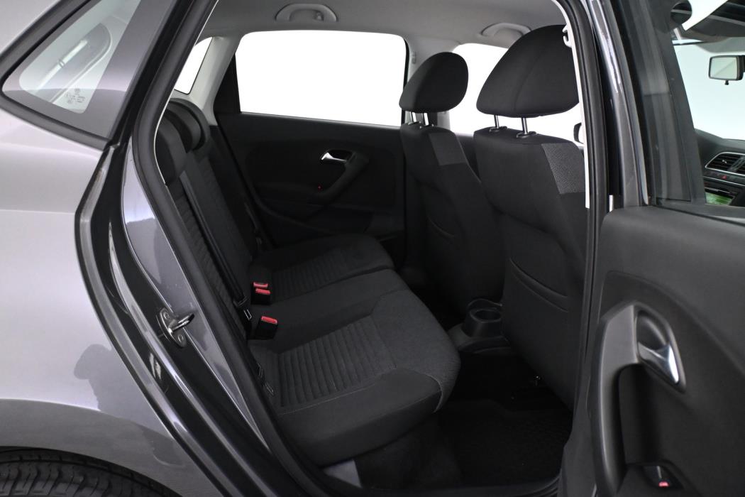 VOLKSWAGEN Polo 2014