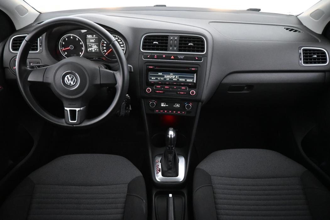 VOLKSWAGEN Polo 2014