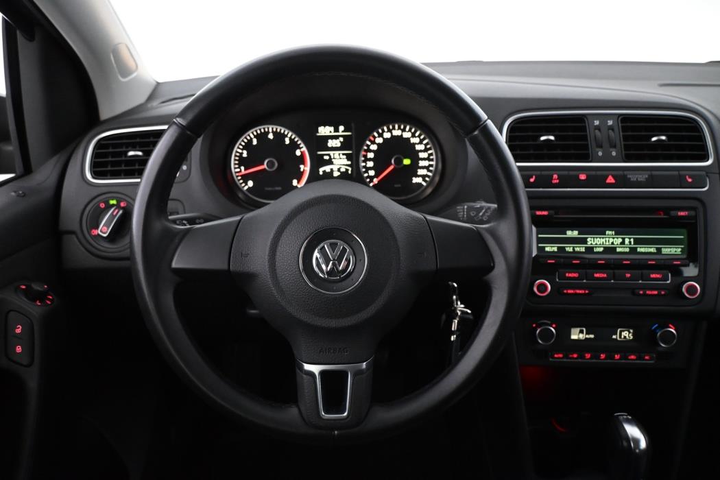 VOLKSWAGEN Polo 2014