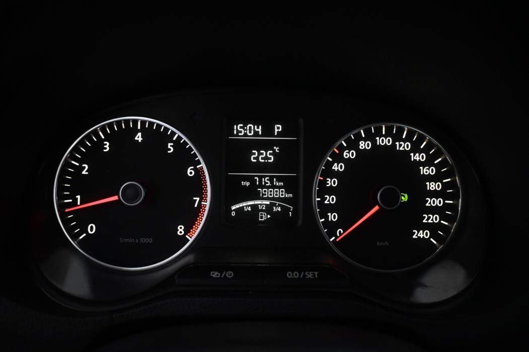 VOLKSWAGEN Polo 2014