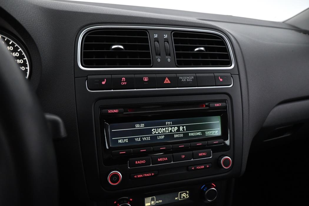 VOLKSWAGEN Polo 2014