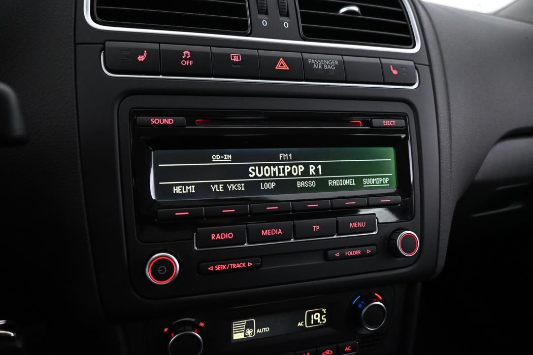 VOLKSWAGEN Polo 2014