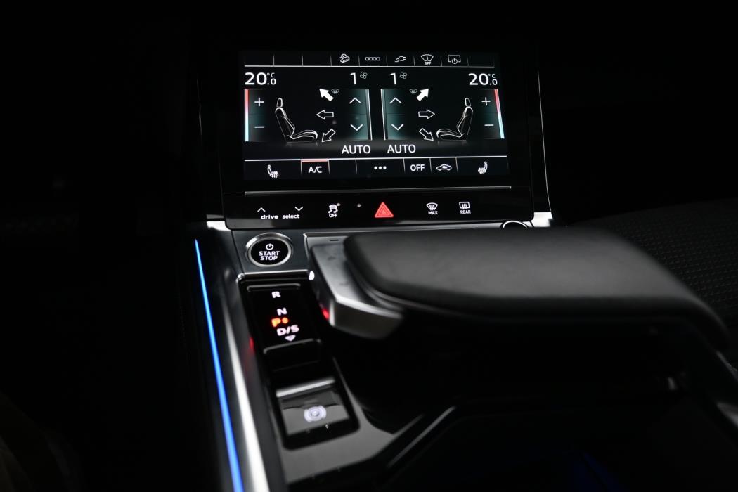 AUDI e-tron 2022