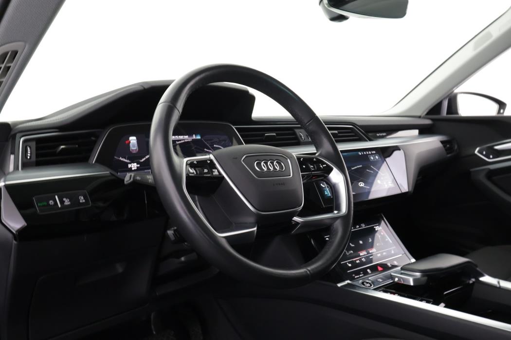 AUDI e-tron 2022