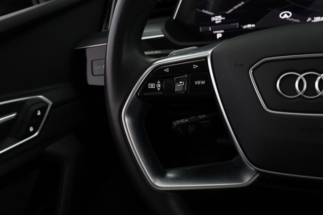 AUDI e-tron 2022