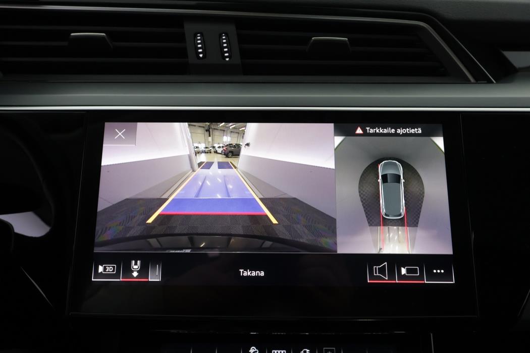 AUDI e-tron 2022