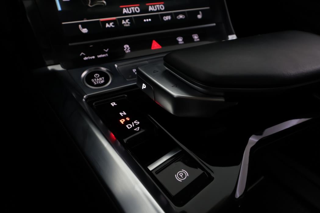 AUDI e-tron 2022