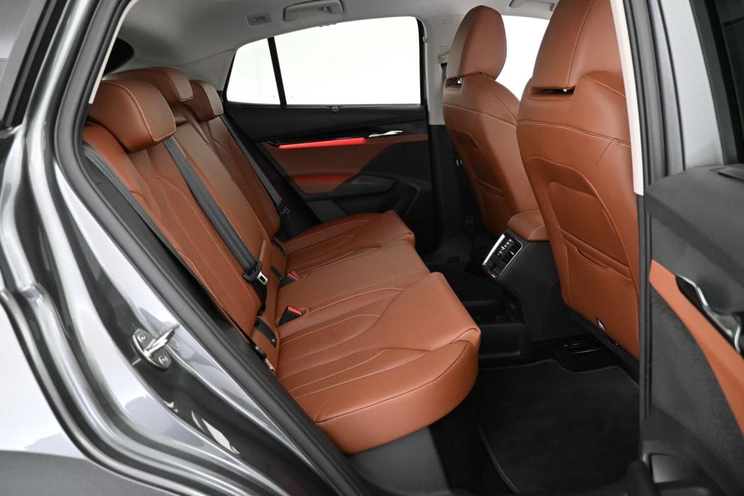 SKODA Enyaq 2024