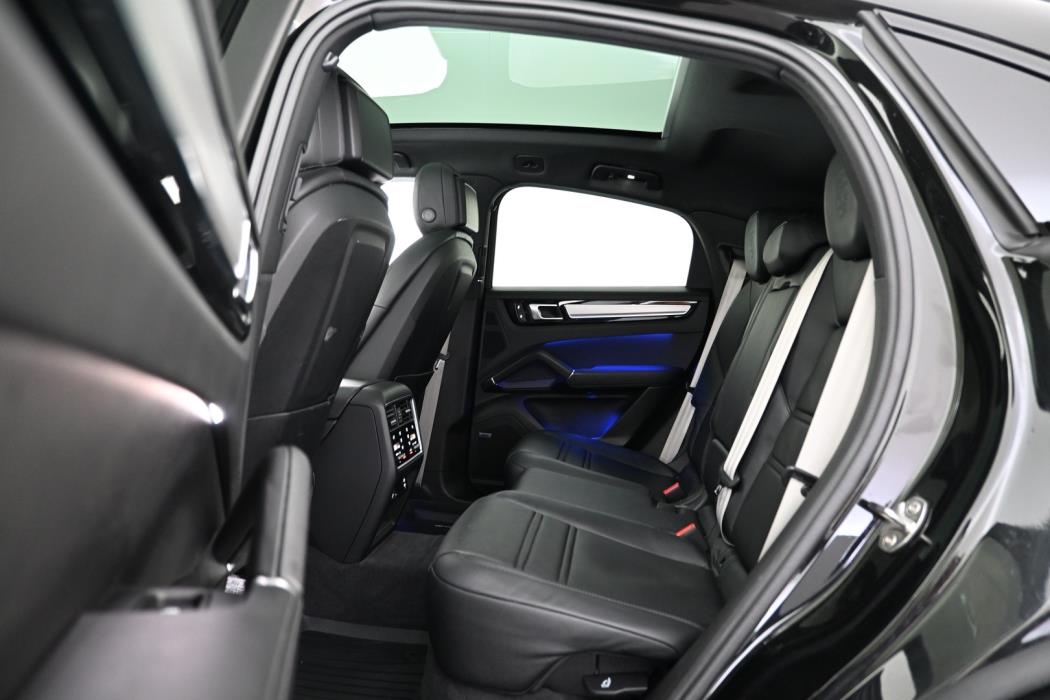 PORSCHE Cayenne 2023