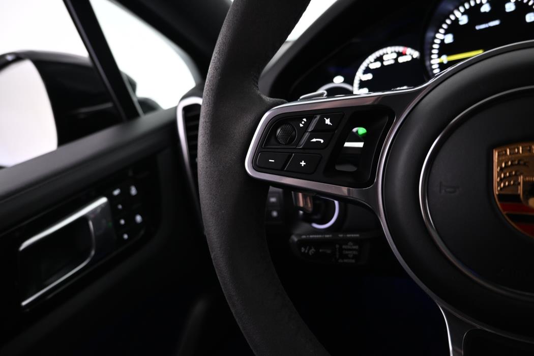 PORSCHE Cayenne 2023