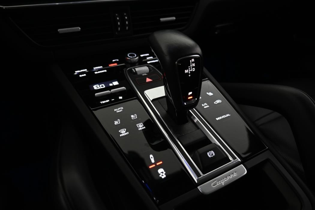 PORSCHE Cayenne 2023