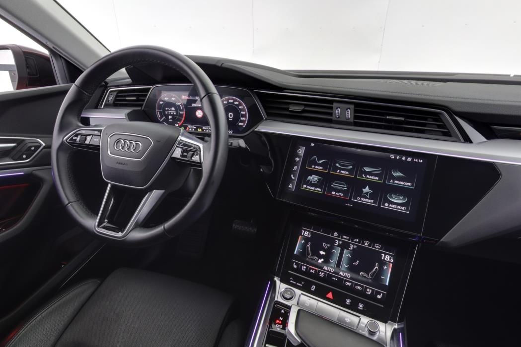 AUDI e-tron 2022