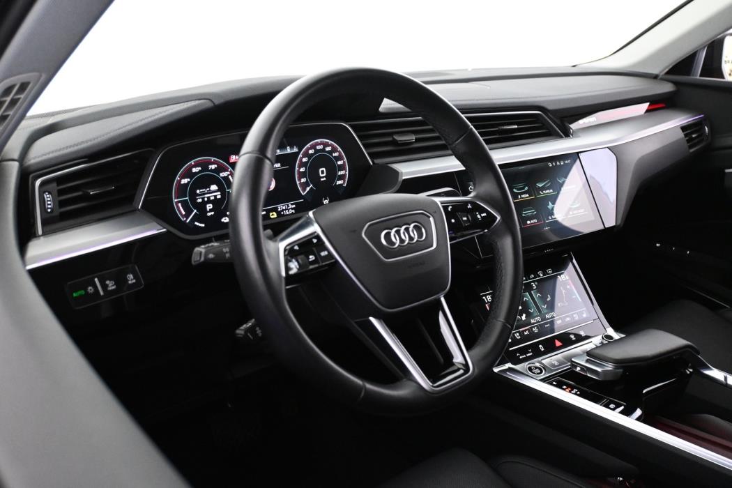 AUDI e-tron 2022