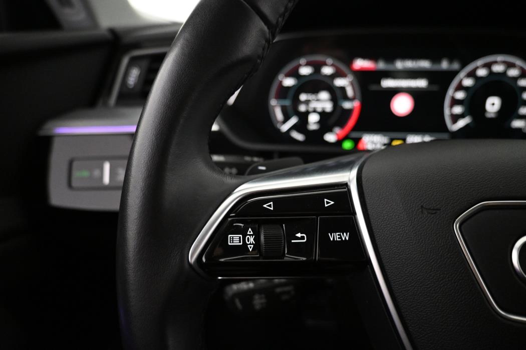 AUDI e-tron 2022
