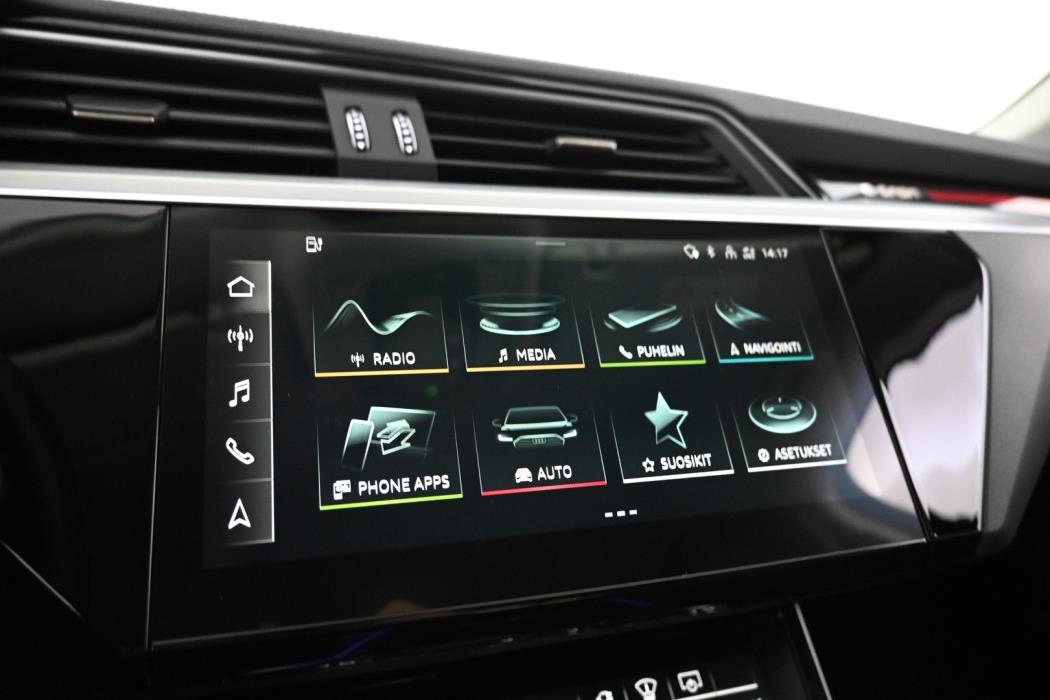 AUDI e-tron 2022