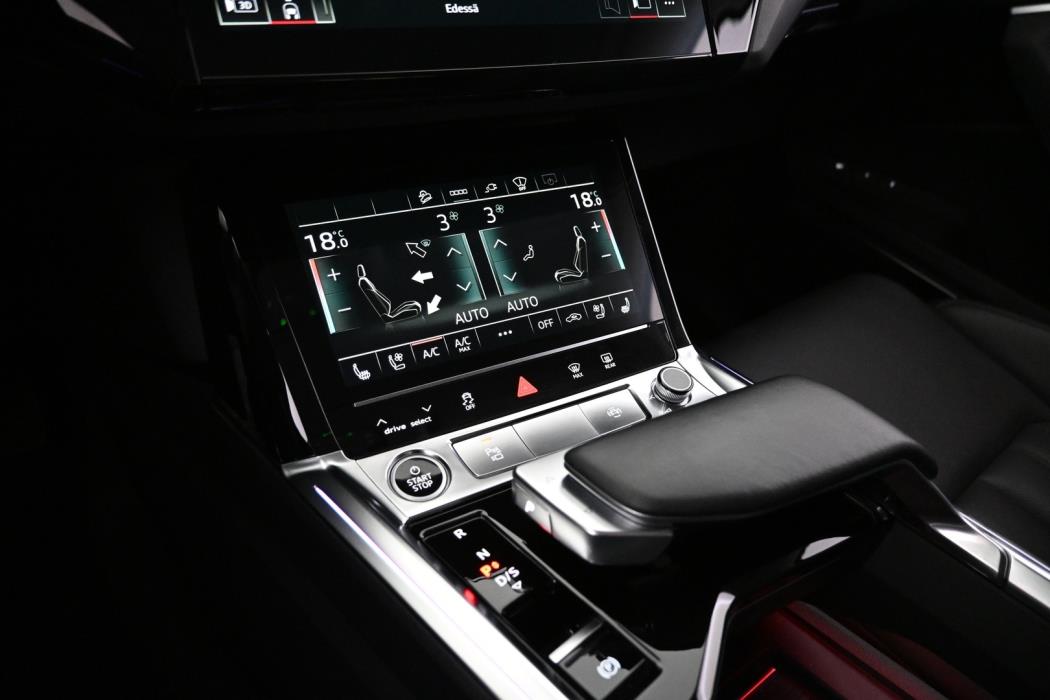 AUDI e-tron 2022