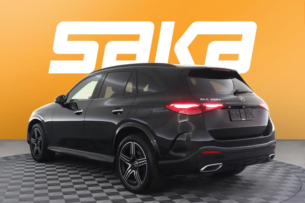 MERCEDES-BENZ GLC 2023