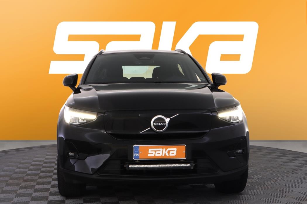VOLVO XC40 2023