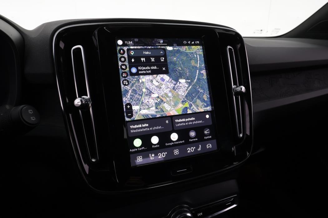 VOLVO XC40 2023